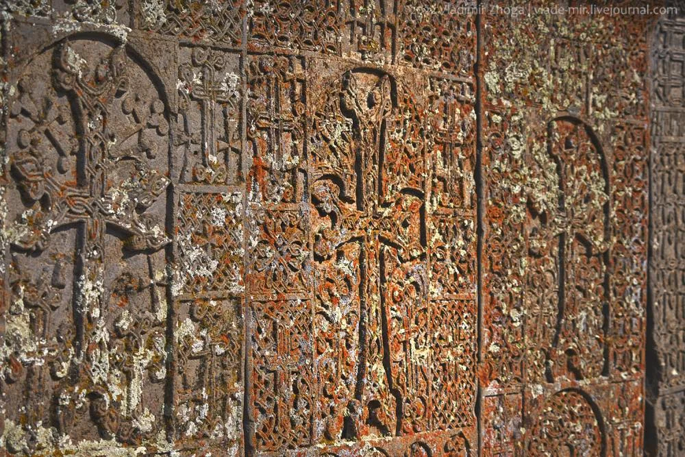 The khachkars of Noratus · 3