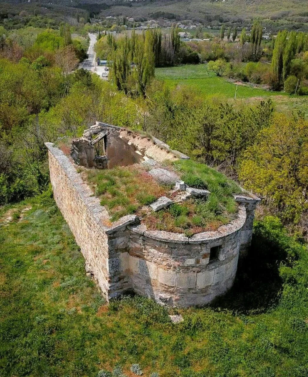 Սուրբ Ուրբաթ եկեղեցու ավերակները Ղրիմում · 2