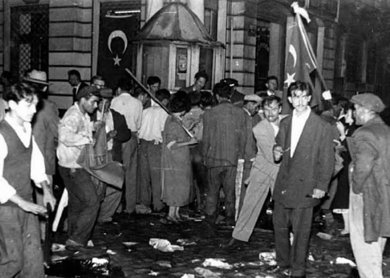 Les conséquences du pogrom de septembre 1955 · 4