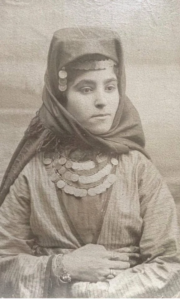 Հայուհի ազգային տարազով