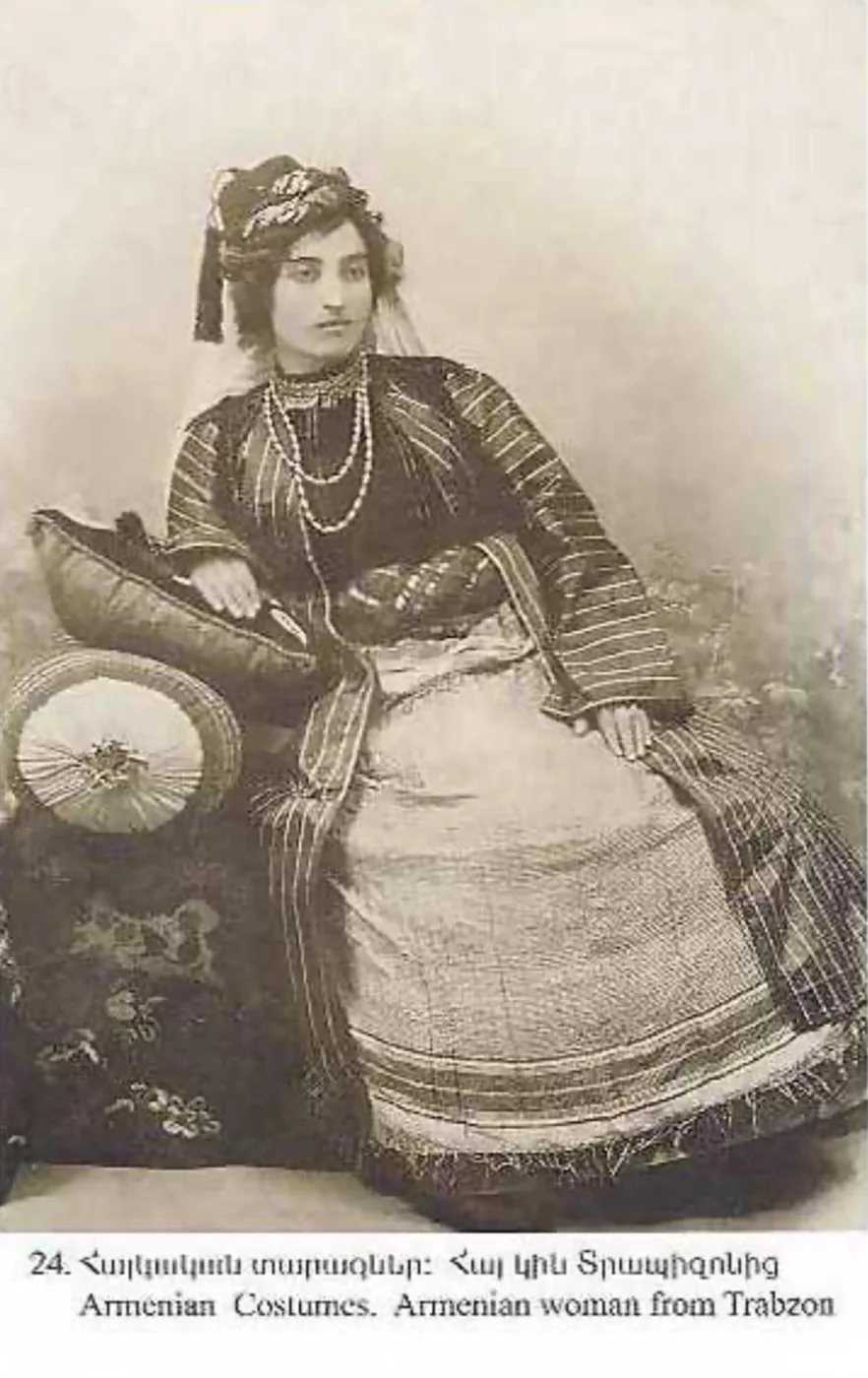 Տրապիզոնցի հայուհի ազգային տարազով