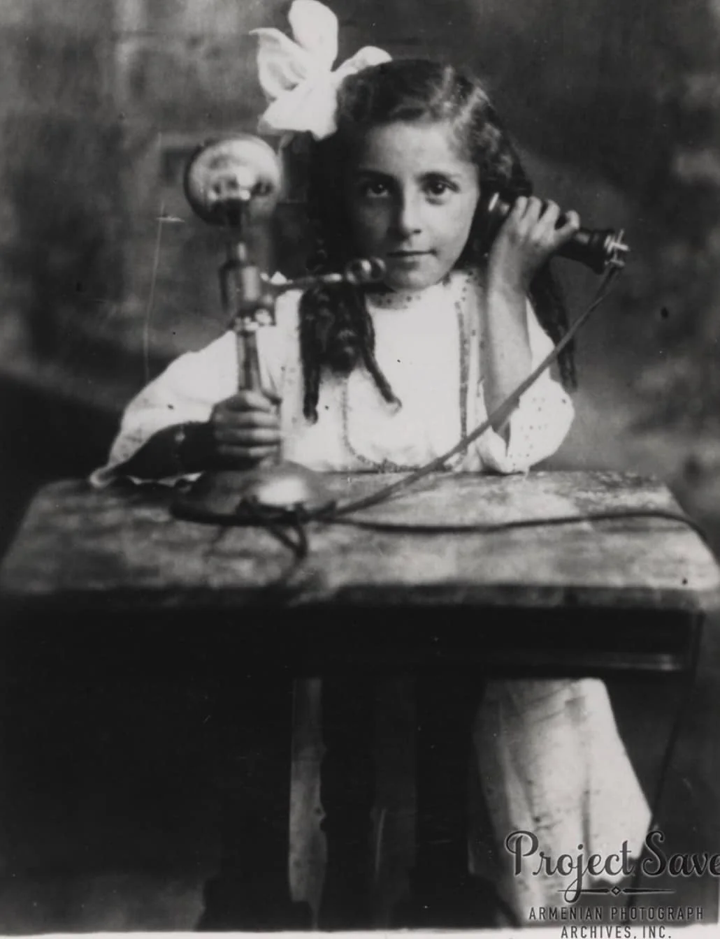 Եվգենյա Ղազնաջյանը հեռախոսով, Լոուել, 1914