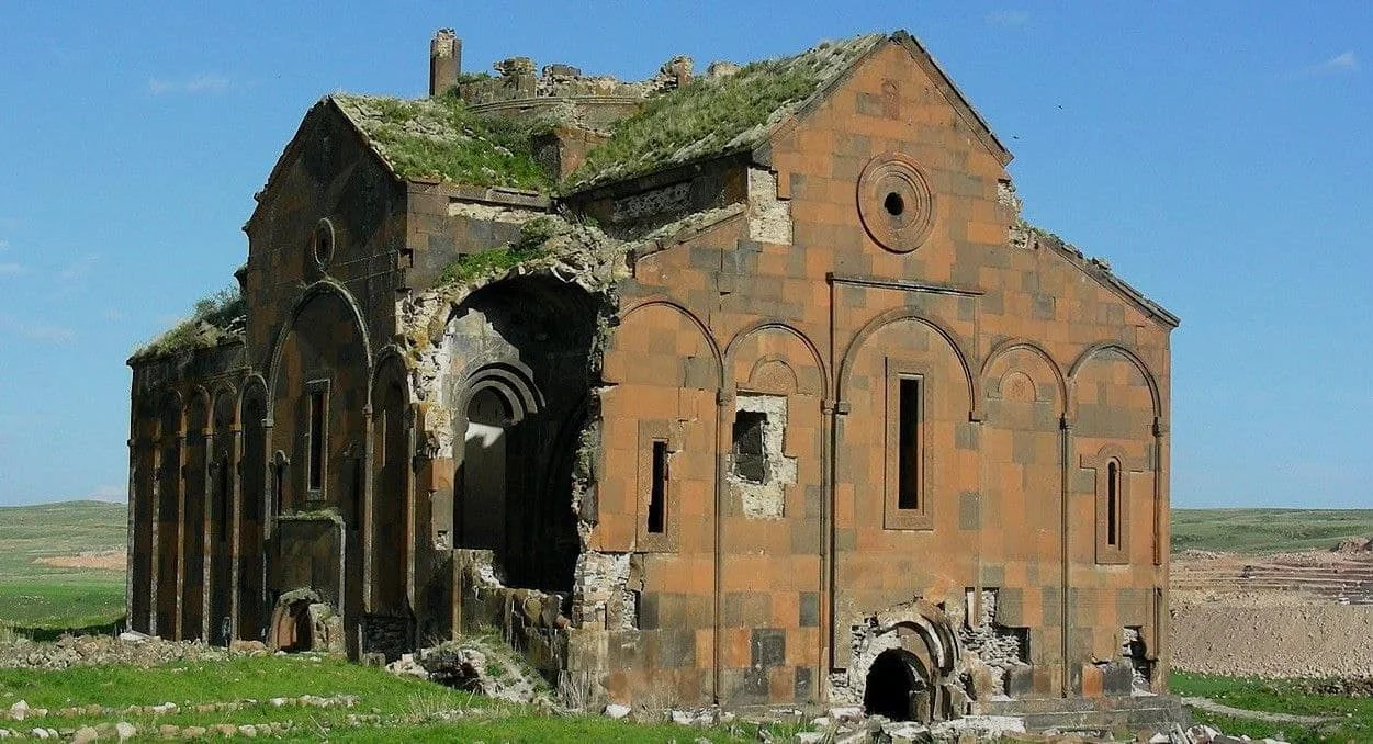 Անի՝ ավերված եկեղեցի