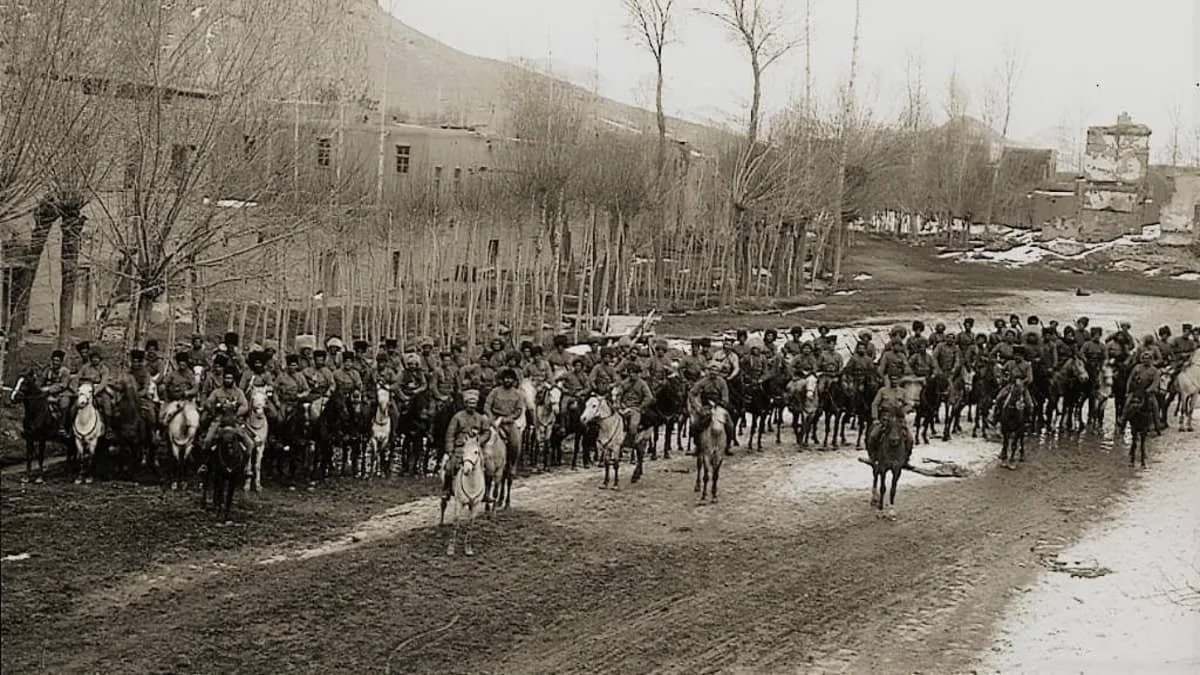 Հայկական հեծելազորը Վանում, 1915 թ.