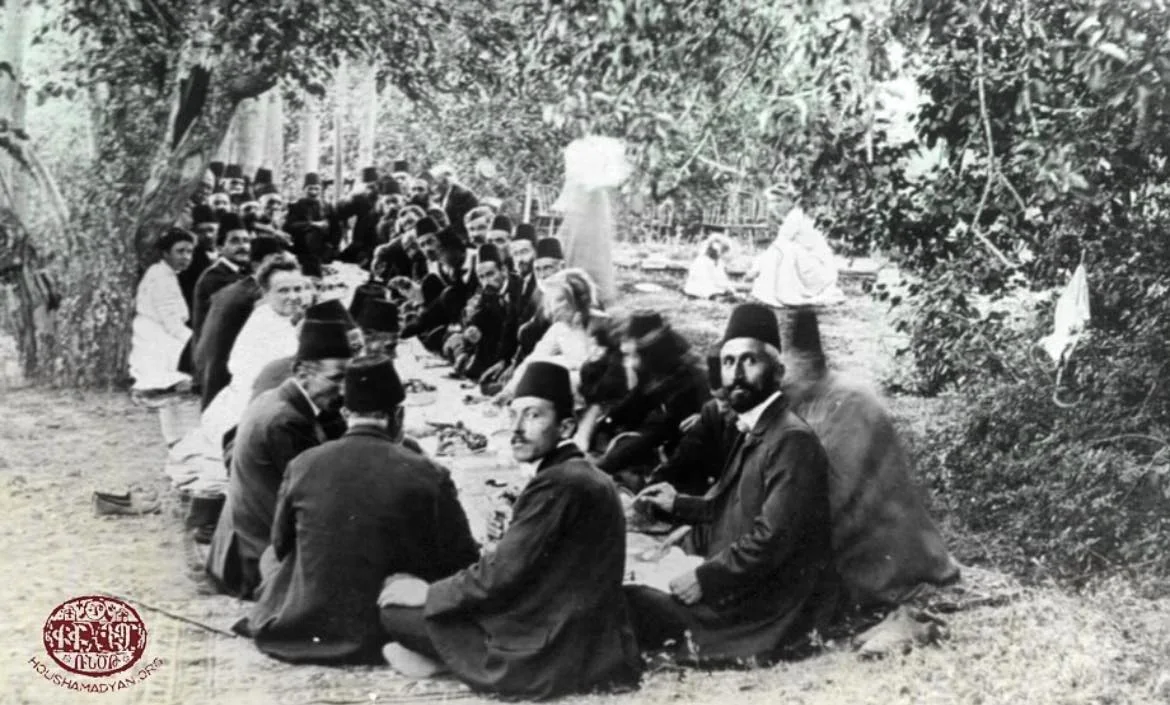 Բացօթյա խնջույք Խարբերդում