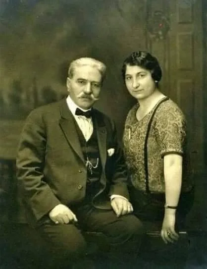 Զորավար Անդրանիկը կնոջ՝ Նվարդի հետ, Ֆրեզնո, 1924