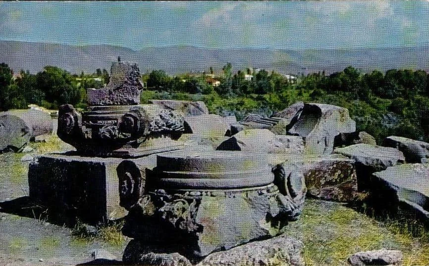 Գառնիի տաճարի ավերակները, արխիվային լուսանկար · 2